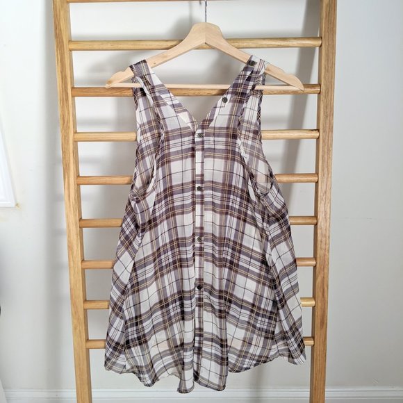 Decree Flowy Plaid Top - Picture 3 of 4